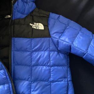 Toddler Boys Northface puffer jacket . Size 3T